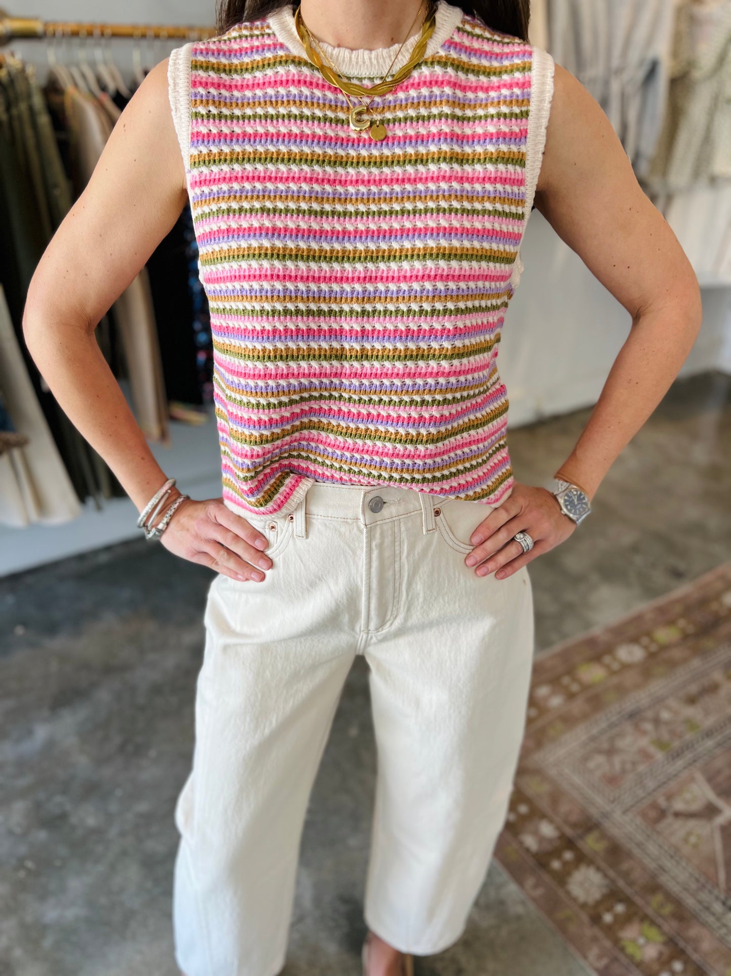 SLEEVELESS KNIT TOP